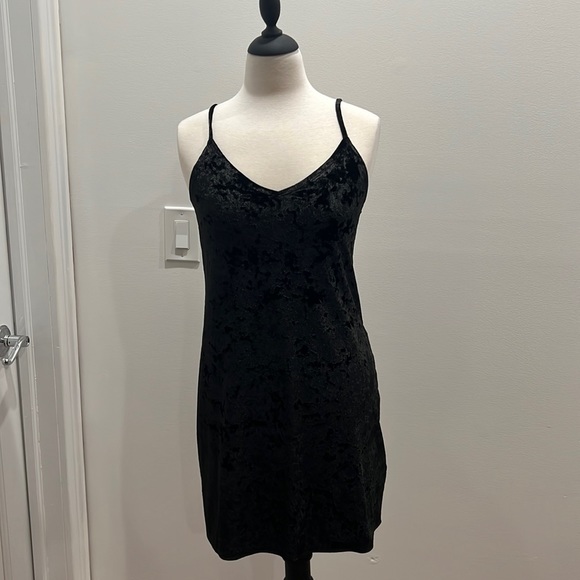 Hollister Dresses & Skirts - Black Velvet Dress